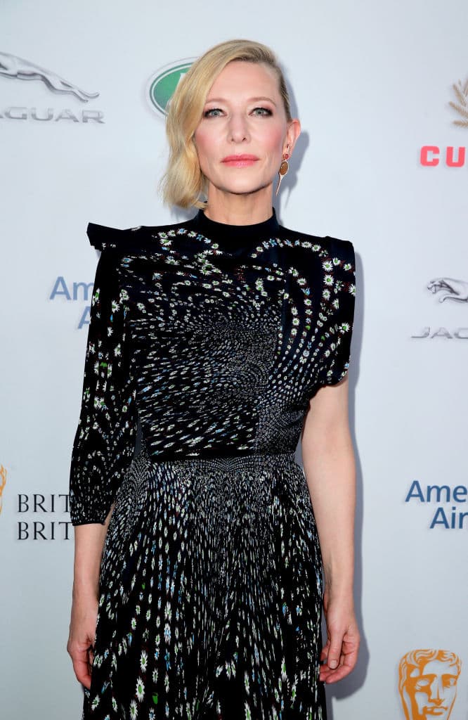 Notes on a Scandal (2006) – Barbara es una despótica profesora que gobierna su aula con mano de hierro en una ruinosa escuela pública londinense de secundaria.
<br>