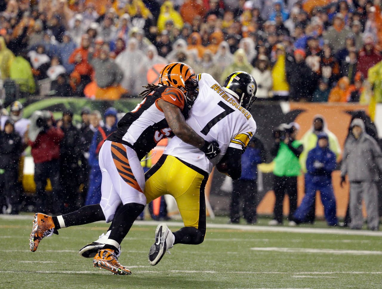 Ben Roethlisberger, quarterback de los Pittsburgh Steelers acusó a Burfict de apuntar su casco hacia sus piernas. Simplemente de ese partido, trajo a Burfict un total de $69,000 dólares en multa.