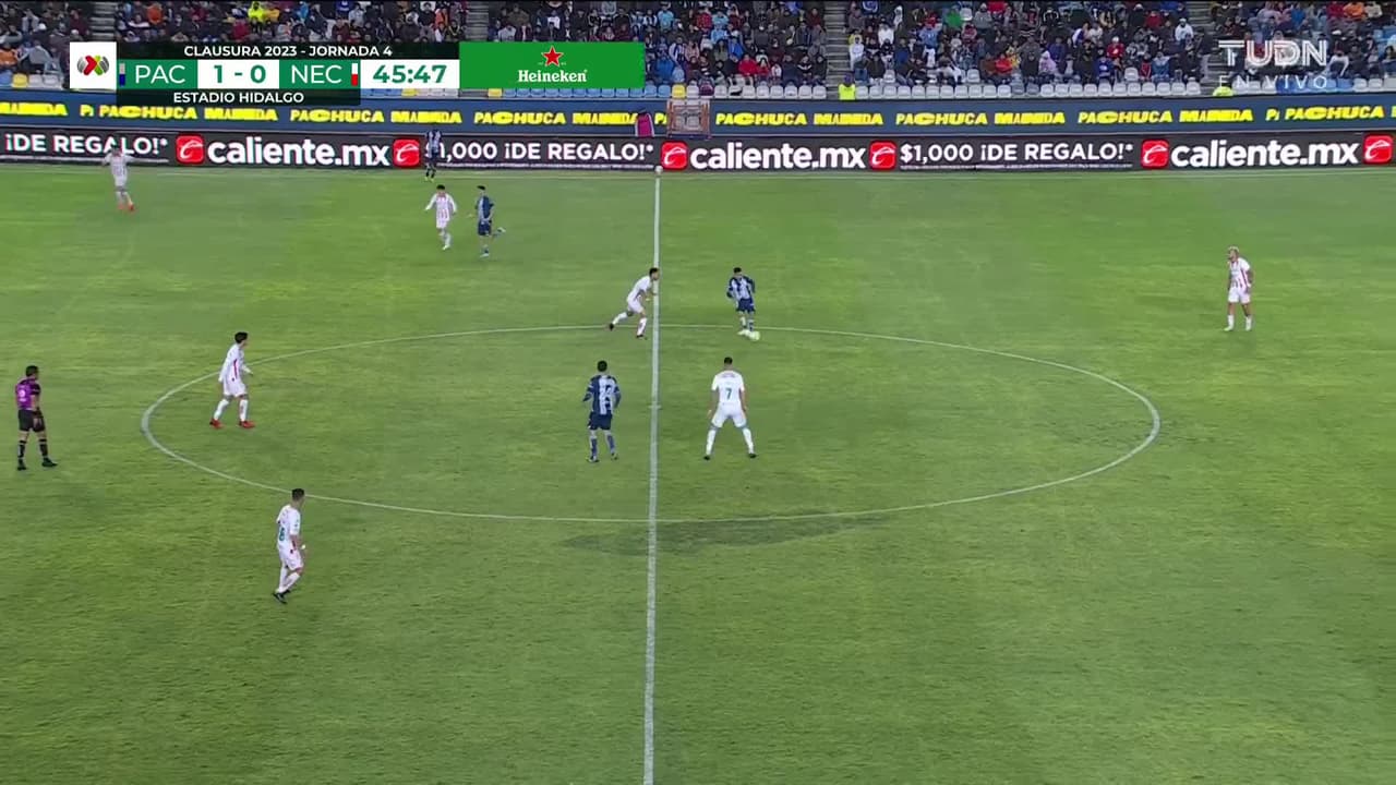 ¡TIRO ATAJADO! disparo por Javier López.