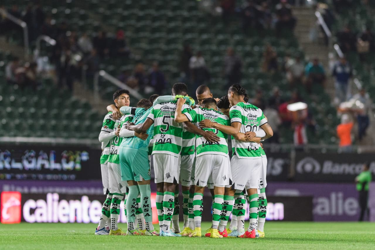 Con un gol tardío de cabeza autoría de Harold Preciado, Santos Laguna doblegó a Mazatlán en el inicio de la Jornada 3 del Clausura 2023. Santos abrió el marcador al 36’ vía Juan Brunetta, pero Ariel Nahuelpán empataría en el segundo tiempo. Sin embargo, Harold Preciado marcó el tanto definitivo a 10 minutos del final.