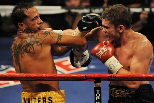 El puertorriqueño Daniel Santos defendió el título mediano jr. ante el israelí Yuri Foreman.