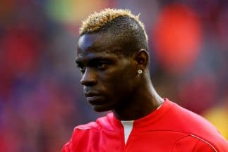 Falso Balotelli intenta ligar mujeres