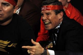 Julio César Chávez desesperado por la situación de Omar Chávez.