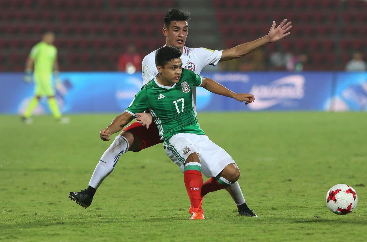 México clasifica ‘con el rosario’ en la mano ante Chile