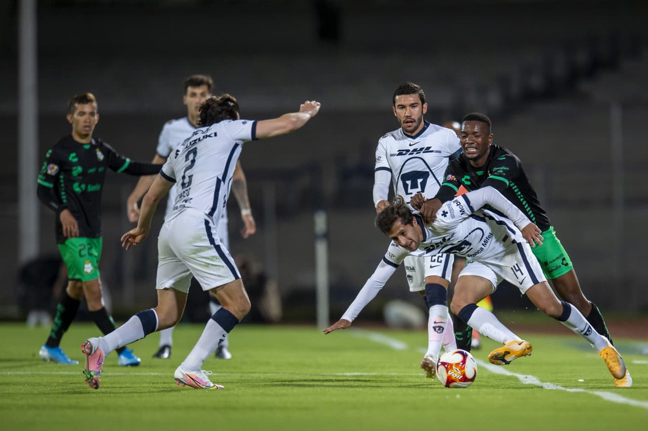 Con gol de Juan Dinenno desde los once pasos, los Pumas vencen 1-0 a Santos y se quedan con los tres puntos. Pumas rompe una mala racha de seis partidos sin ver la victoria y Santos se queda en la quinta posición del torneo.