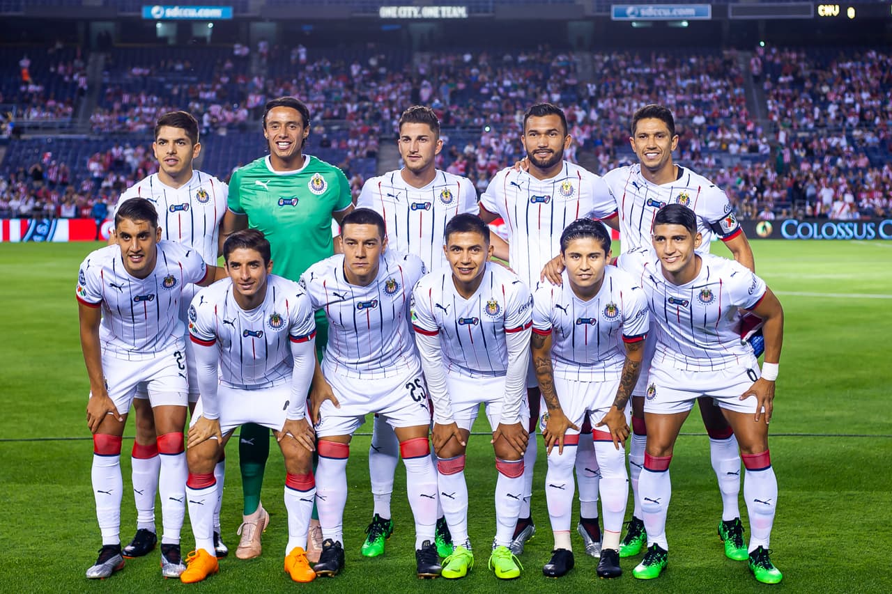 Antonio Rodríguez, Hiram Mier, Hedgardo Marín, Juancarlos Van Rankin, Carlos Villanueva, Jesús Molina, Dieter Villalpando, Michael Pérez, Eduardo López, Isaac Brizuela y Alan Pulido fueron los titulares de Chivas.