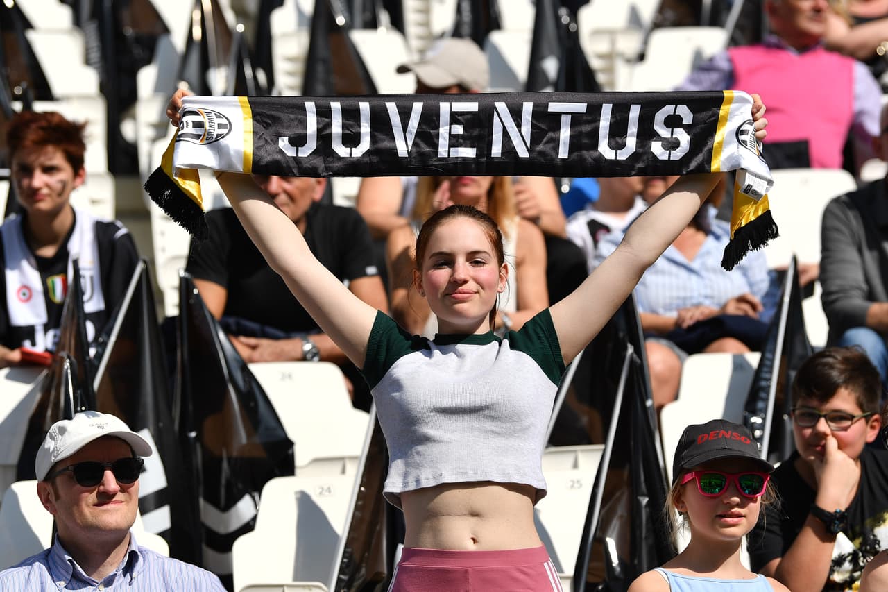El equipo femenino de Juventus jugó su primer partido en el Allianz Stadium, donde convocó 39 mil fanáticos que vieron su triunfo 1-0 sobre Fiorentina. Así quedaron cuatro puntos arriba del segundo lugar a falta de tres fechas del cierre del torneo.