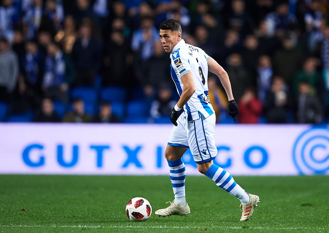 Héctor Moreno: aunque no jugó en el último duelo de la Real Sociedad, el defensa fue titular ante Chile y marcó gol. El domingo visitan al Valladolid en busca de acabar con cuatro juegos sin ganar en La Liga.