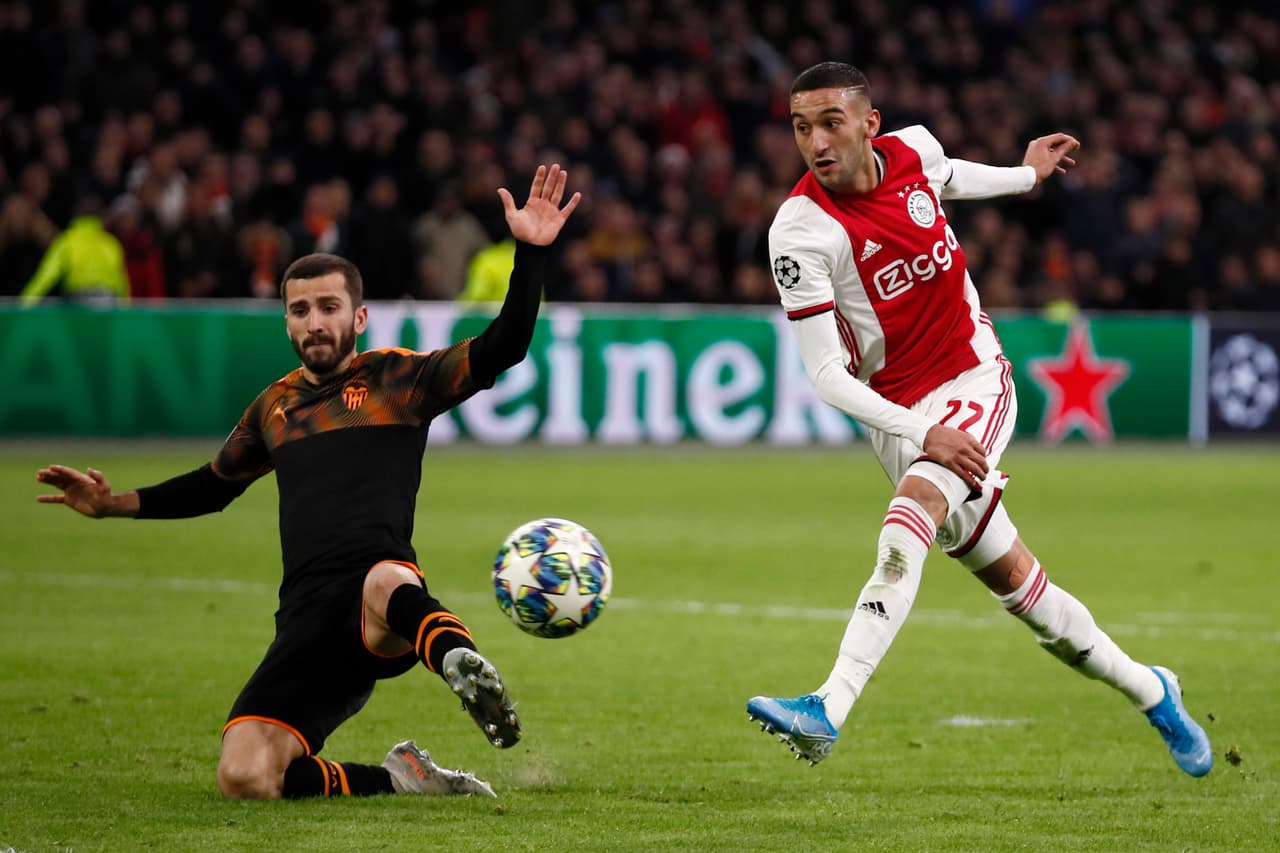 Con solitario gol de Rodrigo Moreno, el Valencia gana y manda al Ajax a la Europa League.