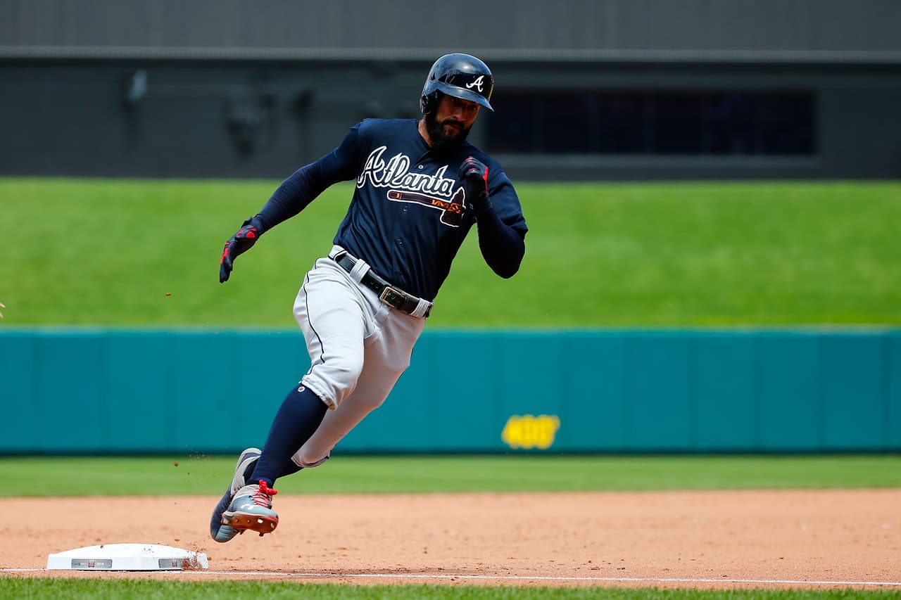 El jardinero de los Bravos de Atlanta, el veterano Nick Markakis recibe el primer llamado de su carrera en su décimo tercera temporada. En 2018 encabeza al 'Viejo Circuito' en imparables (112).