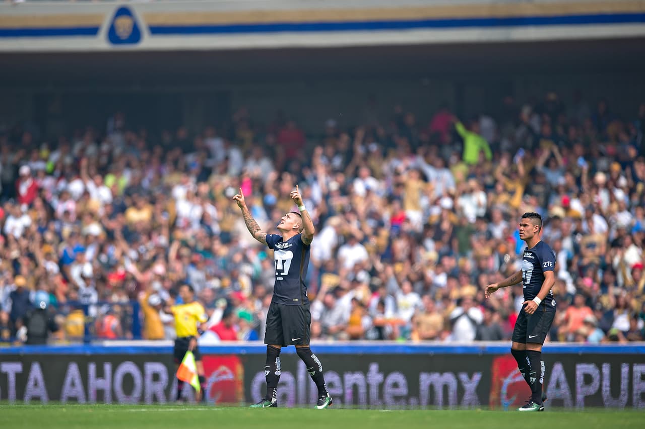 "El Nico" Castillo 
<a href="http://www.univision.com/deportes/futbol/liga-mx/nicolas-castillo-se-pierde-el-gol-para-pumas-en-una-falla-grosera-video" target="_blank">falló una ocasión clarísima ante Barovero</a> y no bajó los brazos. Anotó el tanto del empate y lideró muy bien el ataque auriazul. Bienvenidos a México todos los extranjeros así de comprometidos.