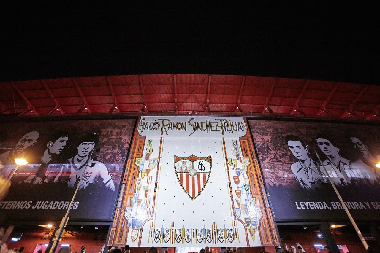 El juego de Ida de Cuartos de Final de la Copa del Rey entre Sevilla y Barcelona tiene un color especial en el estadio Ramón Sánchez-Pizjuán, con ambiente casi de final entre dos grandes.