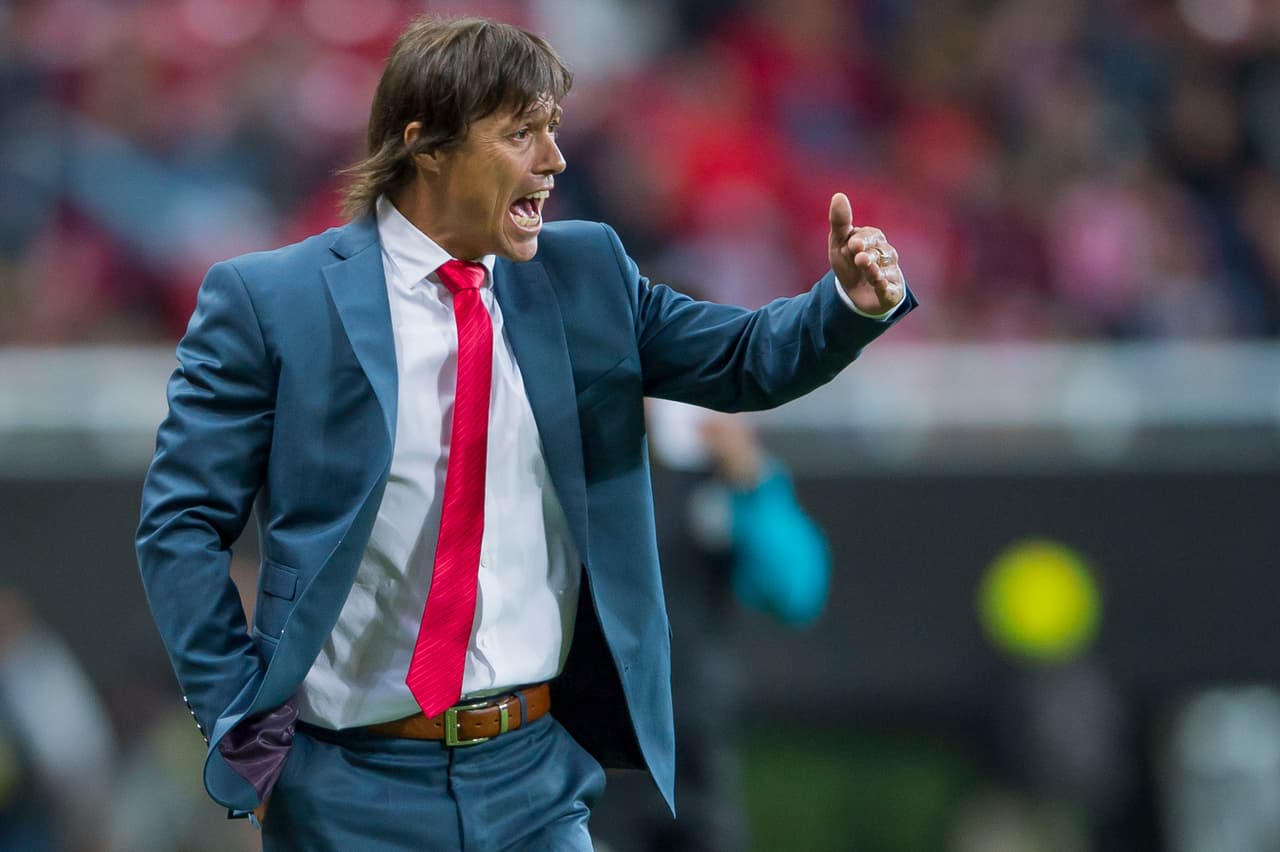 La gestión de Matías Almeyda será determinante con el 'Rebaño Sagrado' para revertir su triste situación en esta campaña. El liderazgo del argentino, antes vital, ahora es indispensable.