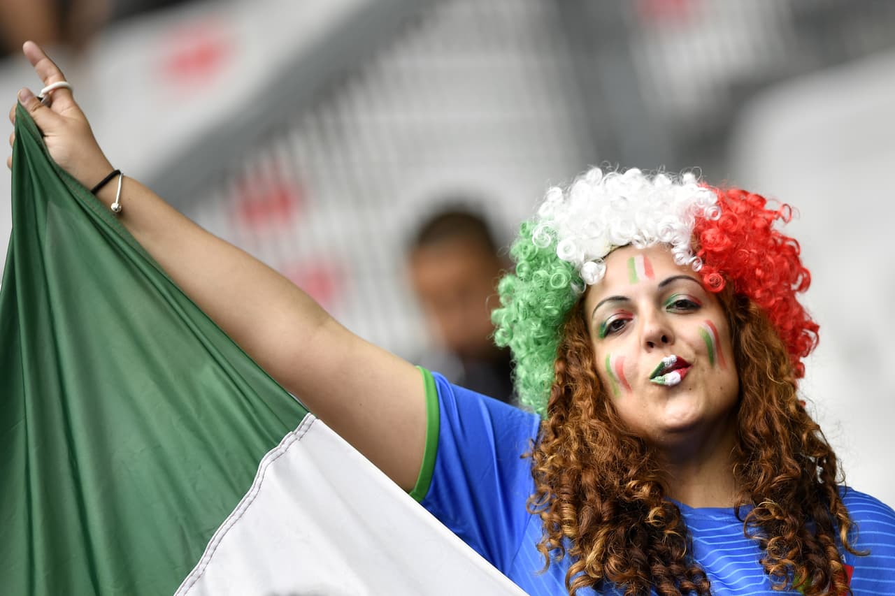 De todo el continente llegaron a Francia las más bellas fans para apoyar a su equipo en la Eurocopa. Mira las bellezas en la última fase de octavos de final.