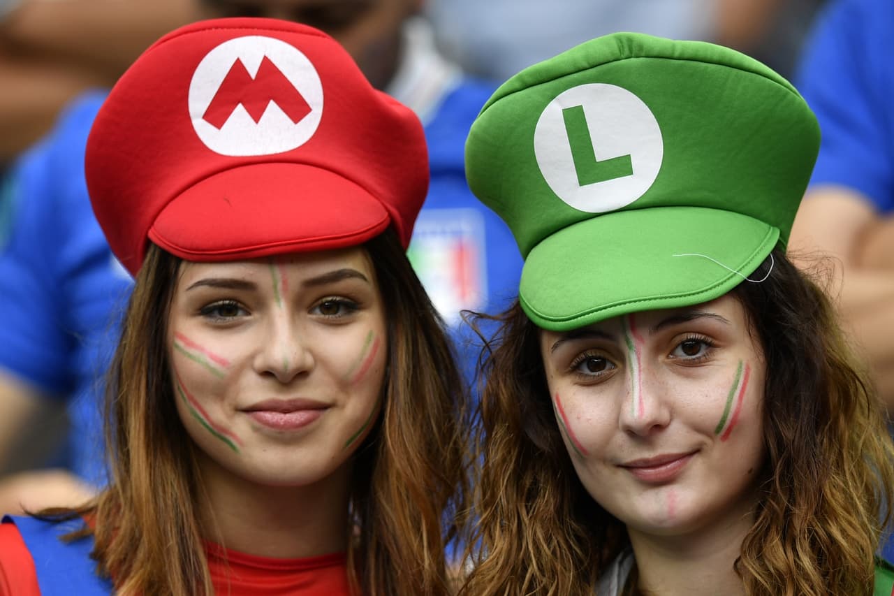De todo el continente llegaron a Francia las más bellas fans para apoyar a su equipo en la Eurocopa. Mira las bellezas en la última fase de octavos de final.