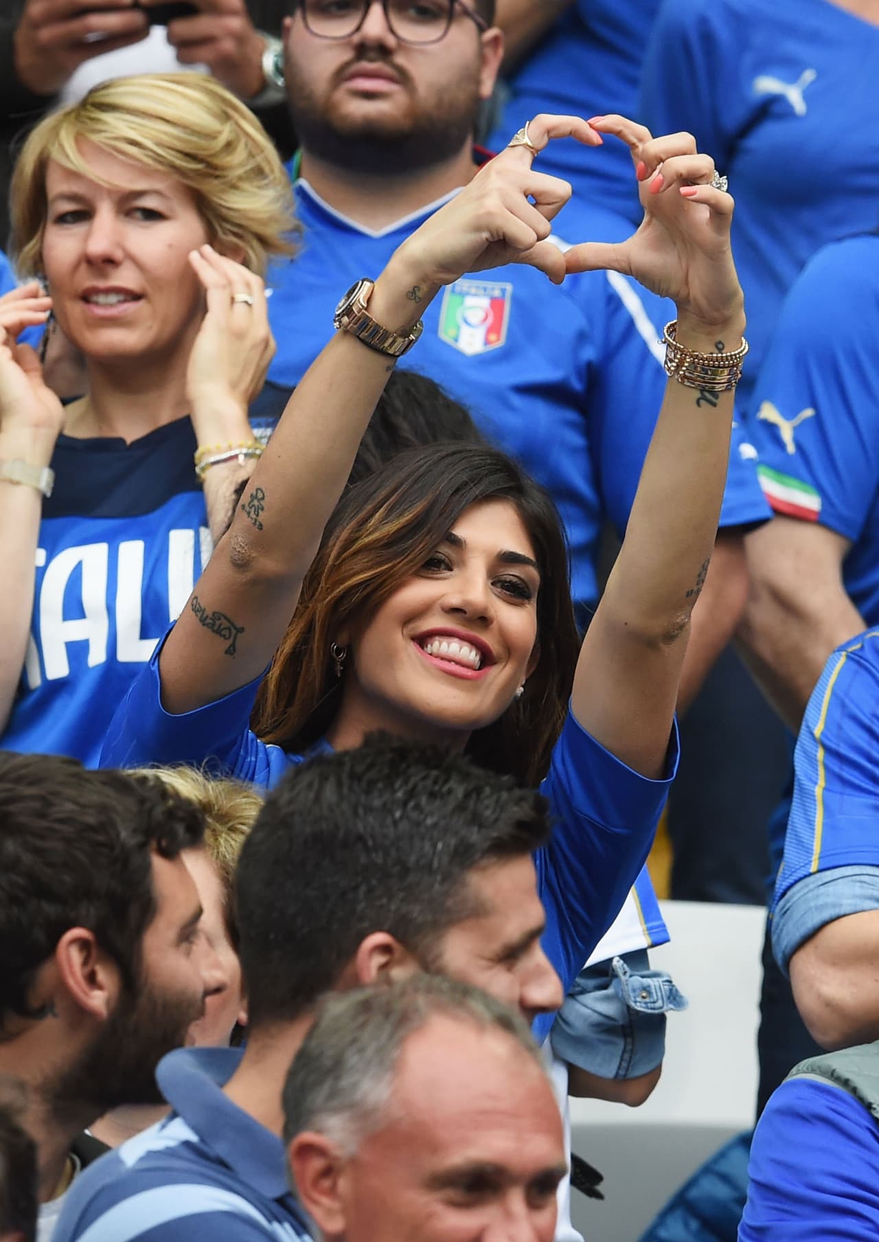 De todo el continente llegaron a Francia las más bellas fans para apoyar a su equipo en la Eurocopa. Mira las bellezas en la última fase de octavos de final.