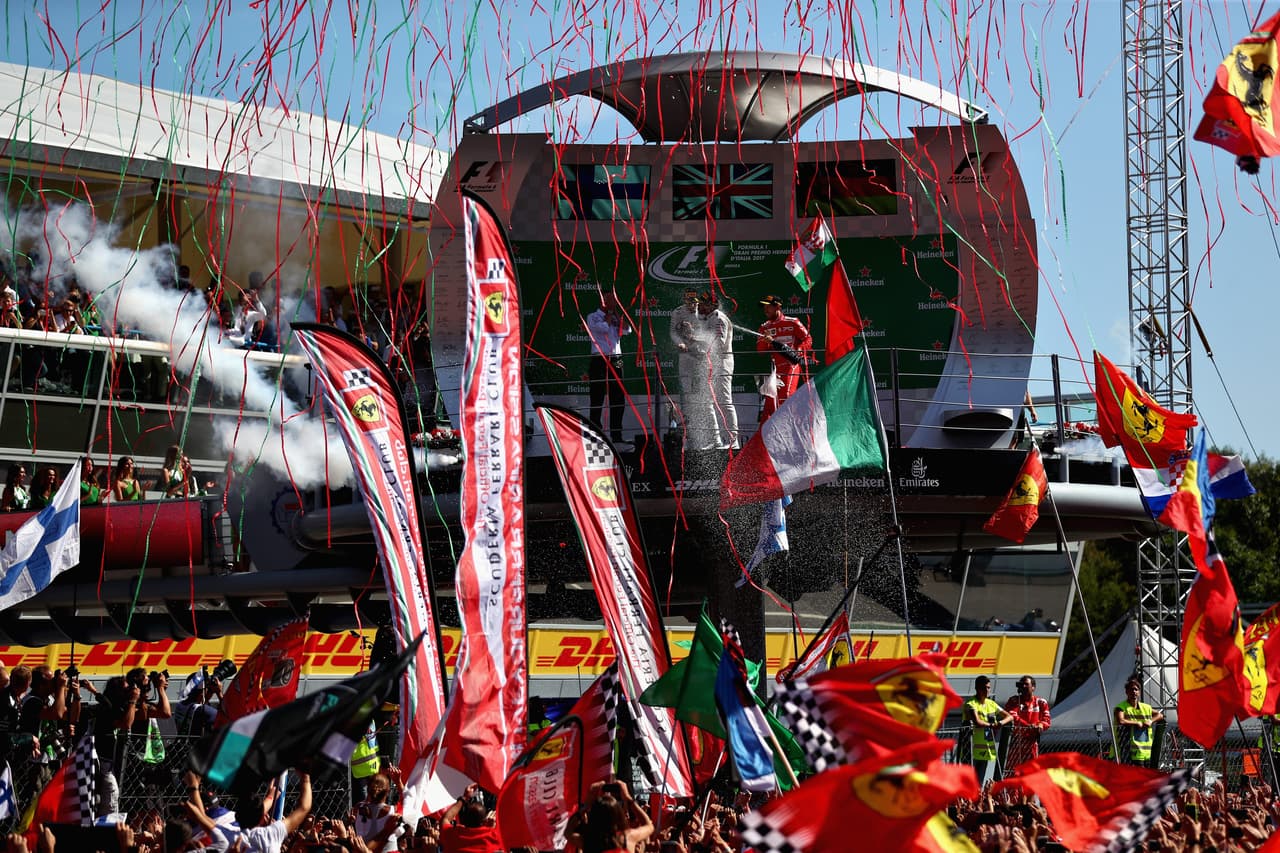 Podio en el circuito de Monza.