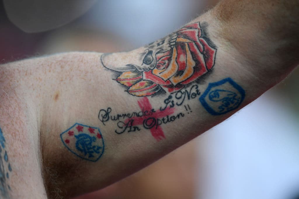 Los fanáticos de Croacia e Inglaterra ponen su colorido y alegría en medio de la definición del segundo finalista en la fiesta de las semifinales del Mundial de Rusia 2018.