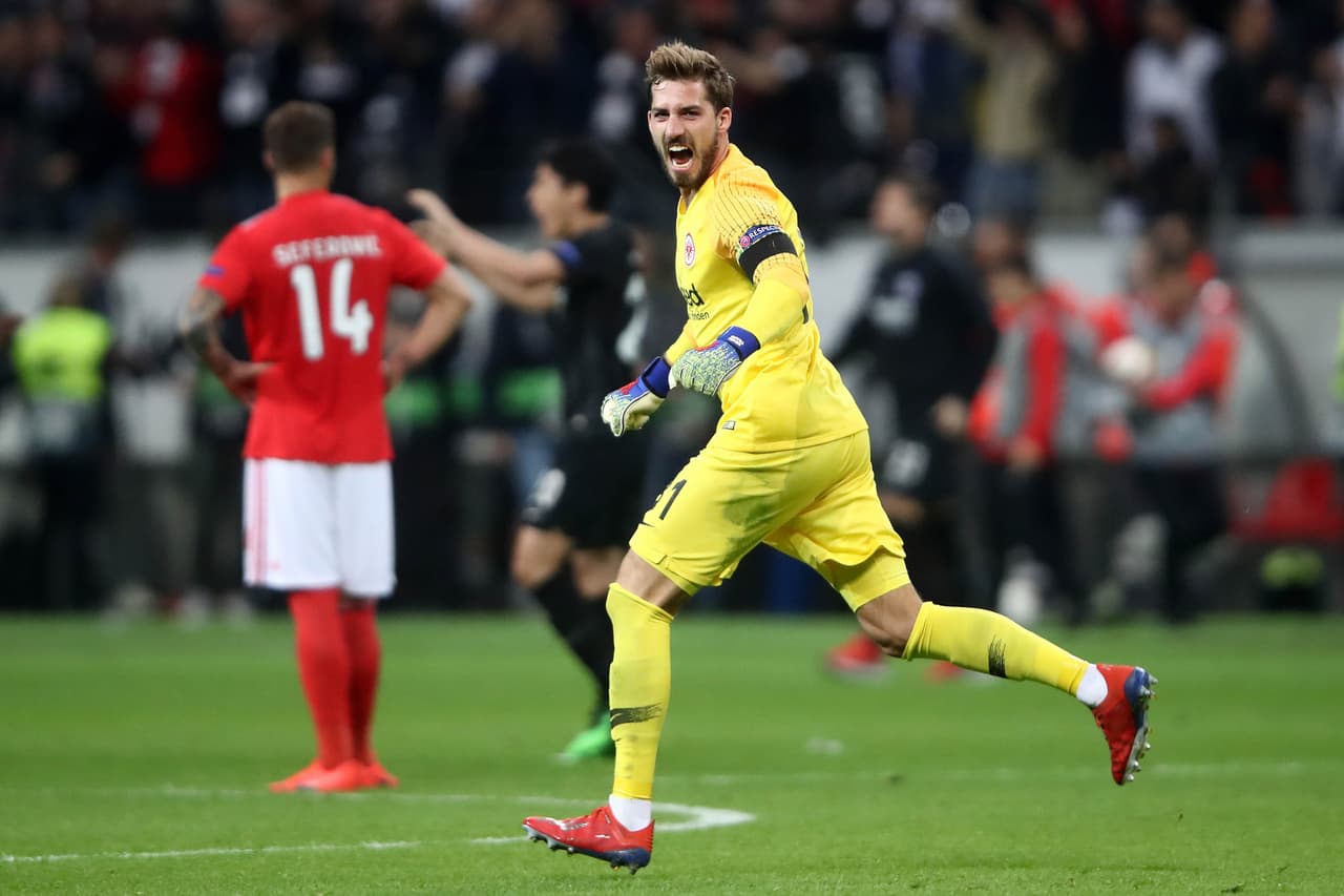 Eintracht Frankfurt sigue negociando la continuidad de Kevin Trapp en su plantel después de una temporada a préstamo desde el Paris Saint-Germain.