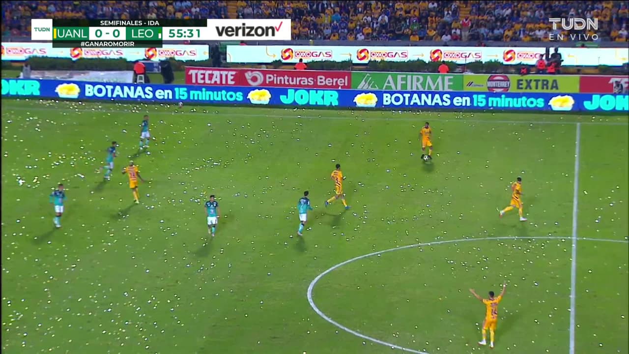 ¡TIRO ATAJADO! disparo por André-Pierre Gignac.