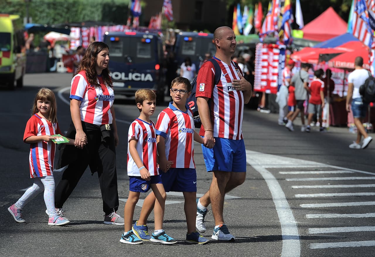 Atlético de Madrid tiene más de 75 mil socios y es reconocido por ser un equipo en el que el gusto por el club colchonero se hereda en familia.