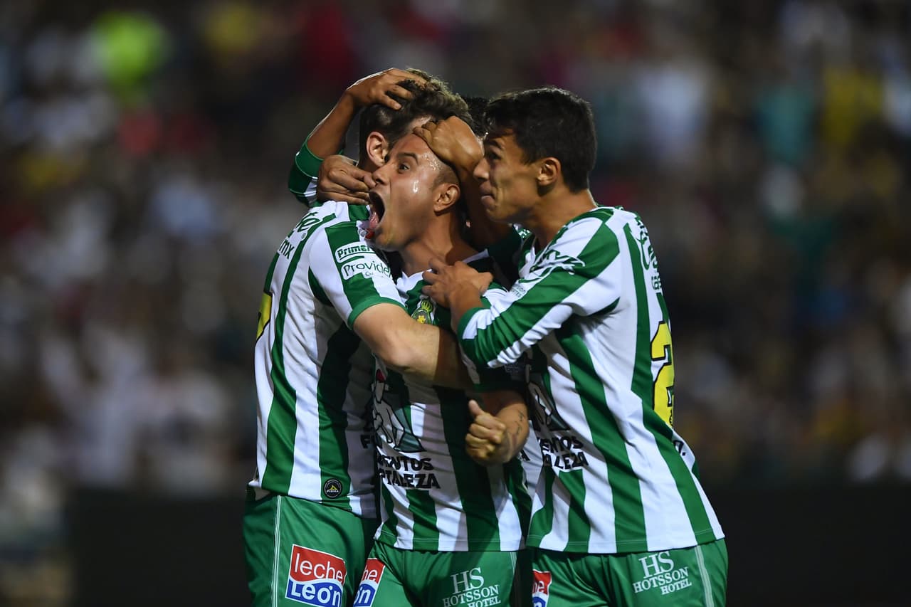 11. León: 14 puntos (-6)