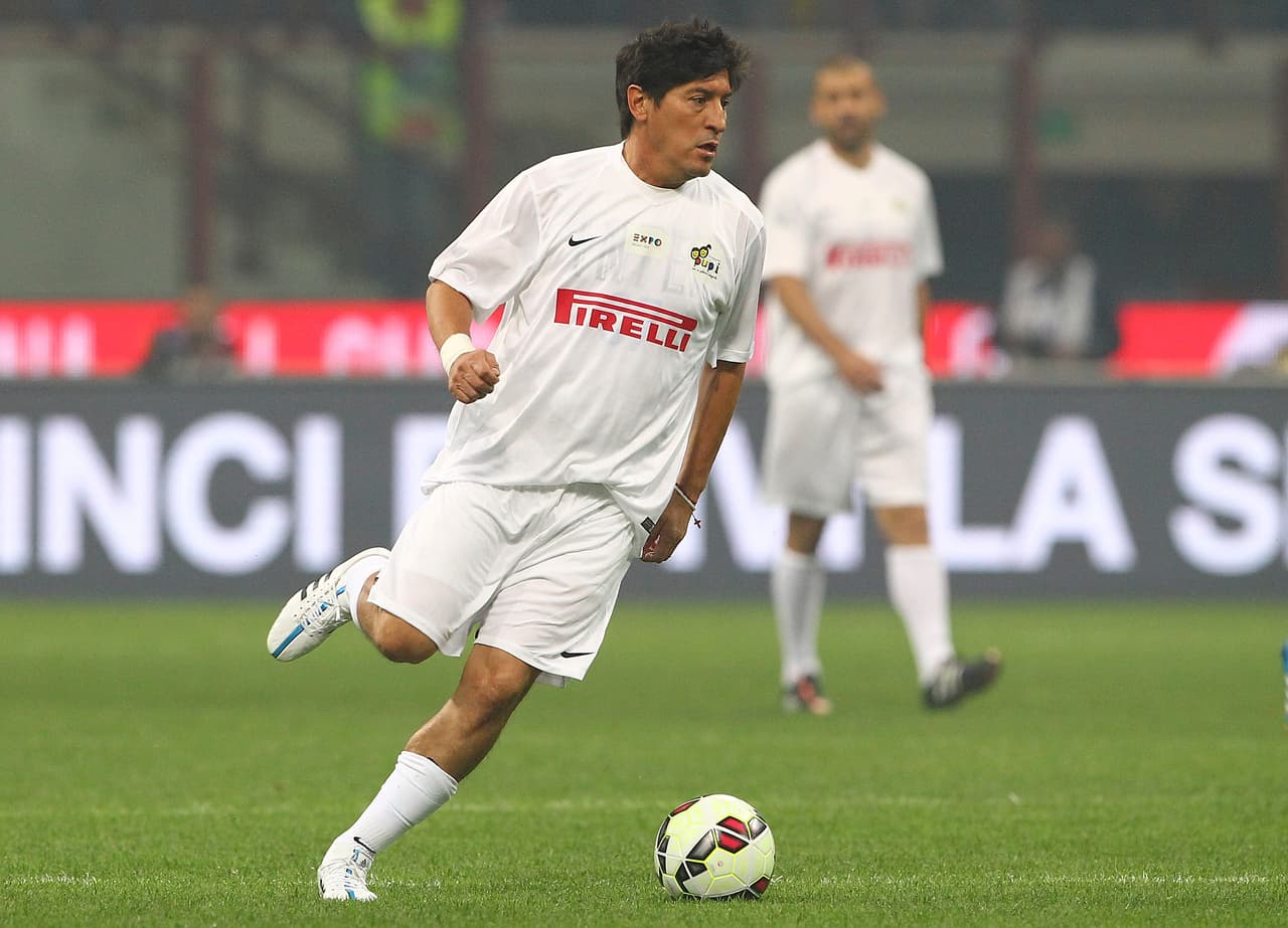 El ‘Bam Bam’ brilló en el Real Madrid pero con Chile no pudo quedarse con la Copa América en cuatro intentos: 1987, 1991, 1993 y 1999. Hay que reconocer que en 1987 la gloria estuvo cerca con el subcampeonato chileno.