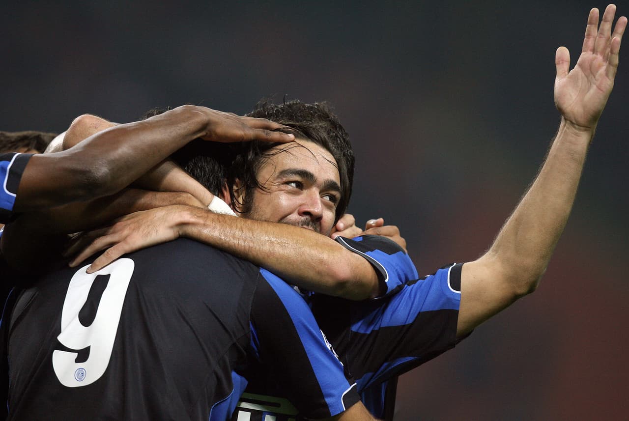 Uruguay siempre ha tenido futbolistas con clase, uno de ellos era Álvaro Recoba, mediocampista que sólo disputó la Copa América de 2007, “El chino” fue eliminado en semifinales por Brasil.