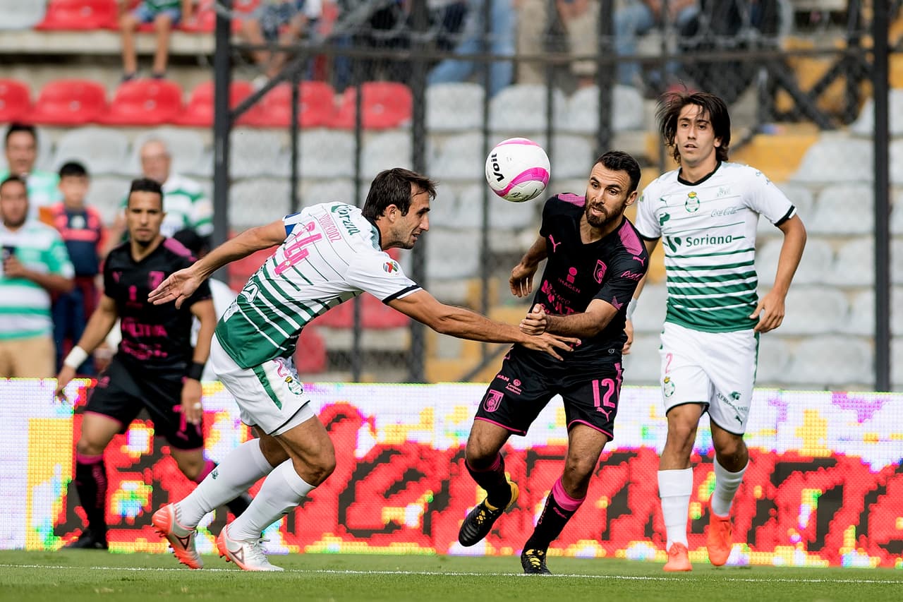 Durante el segundo tiempo las emociones disminuyeron y las jugadas en ataque fueron mínimas.