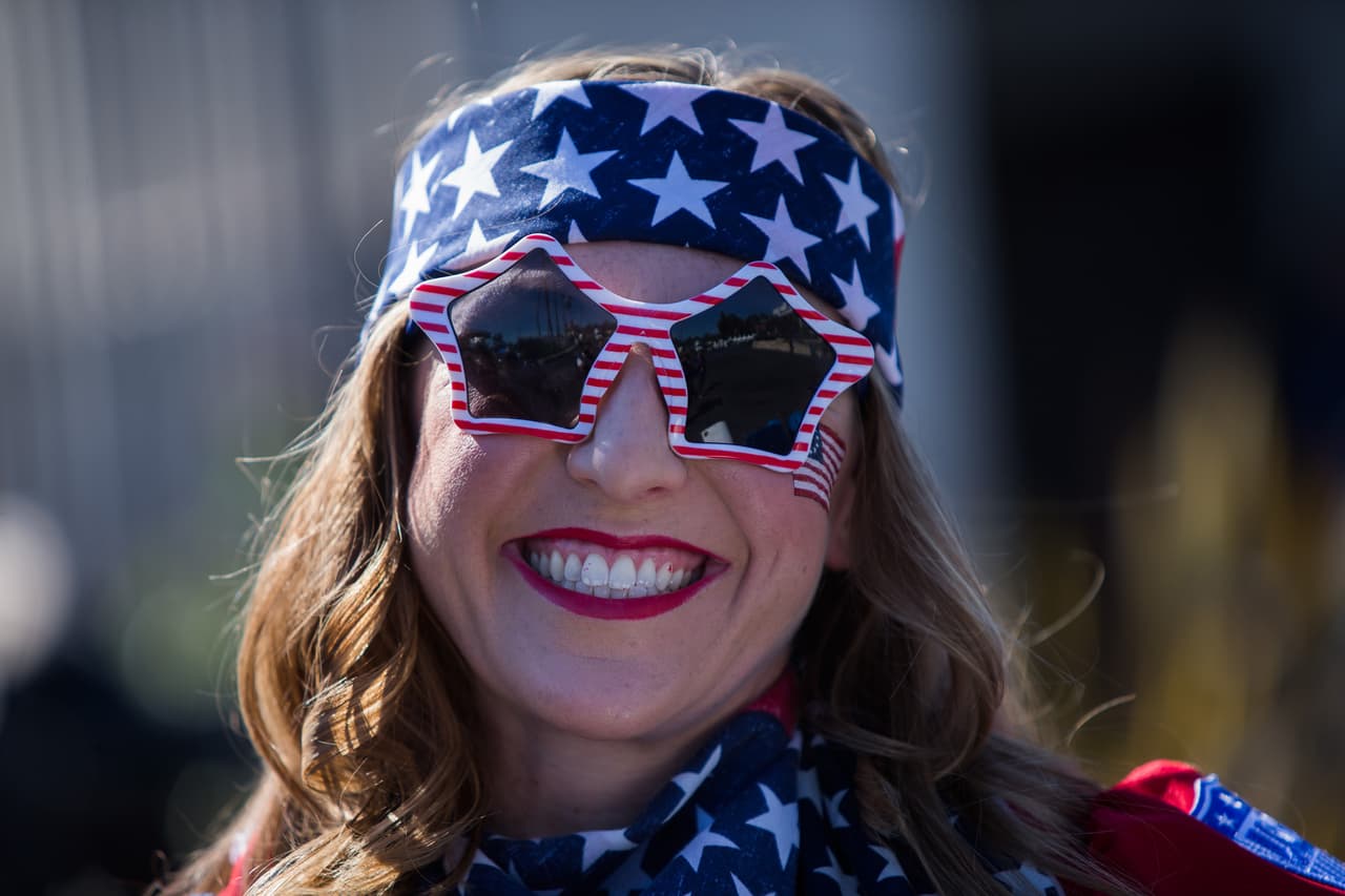 Las aficiones de México y Estados Unidos colmaron el Rose Bowl de Pasadena y armaron una gran fiesta.