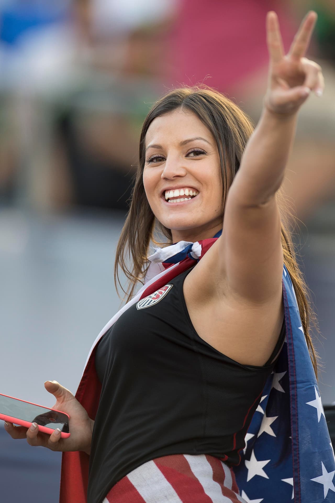 Las aficiones de México y Estados Unidos colmaron el Rose Bowl de Pasadena y armaron una gran fiesta.