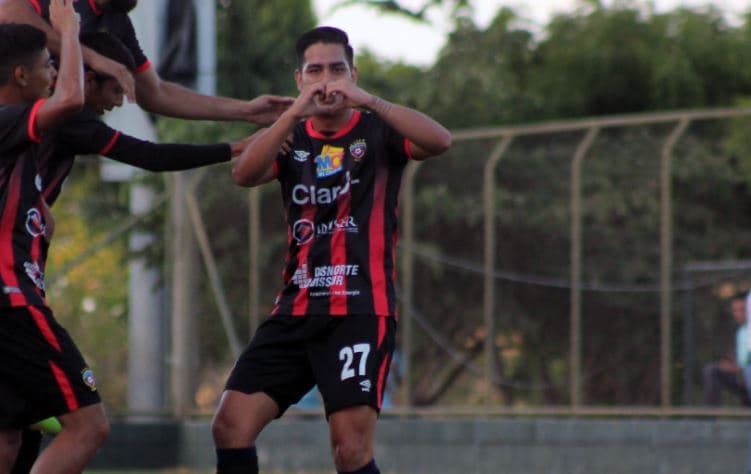 Mexicano brilla en Nicaragua con hat-trick con Walter Ferretti