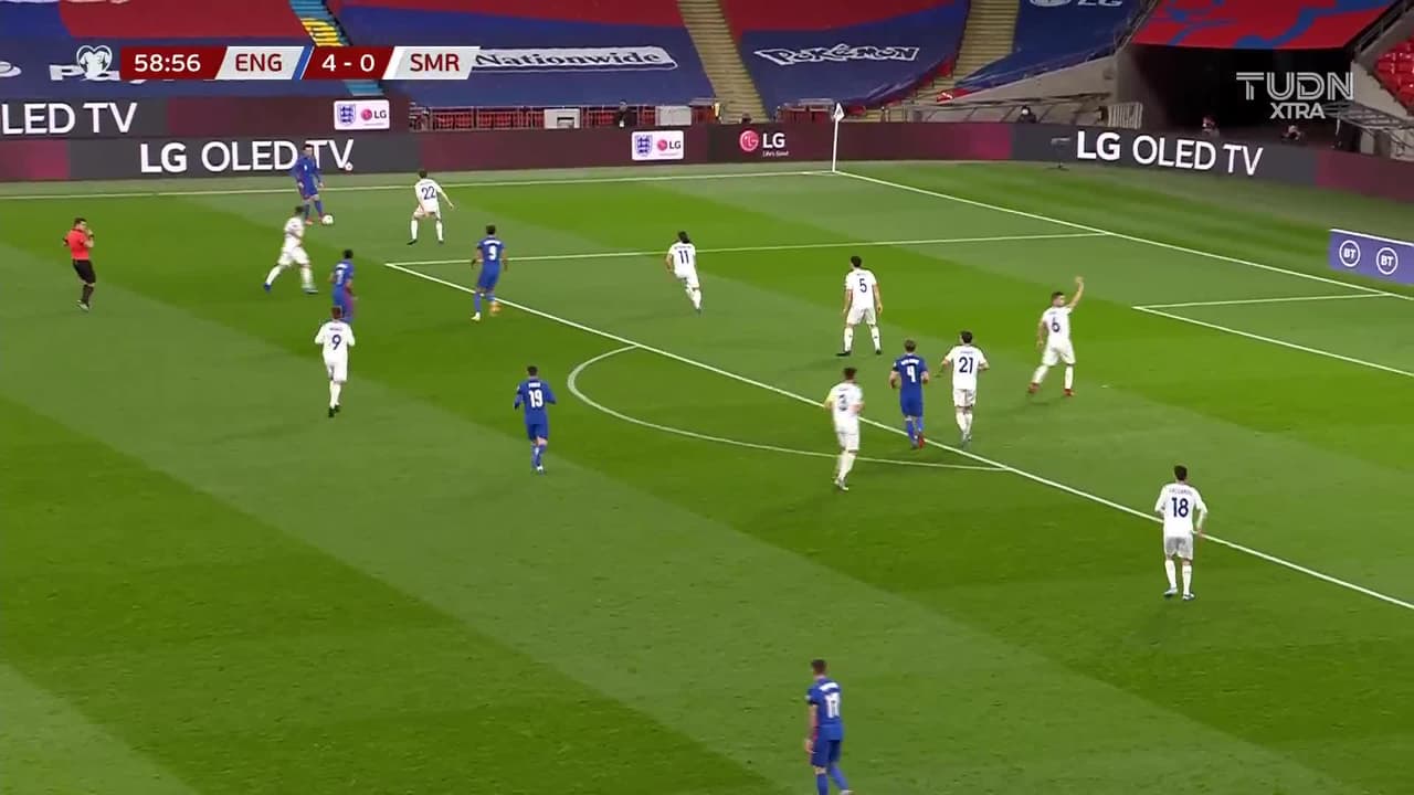 ¡TIRO ATAJADO! disparo por Arijan Ademi.