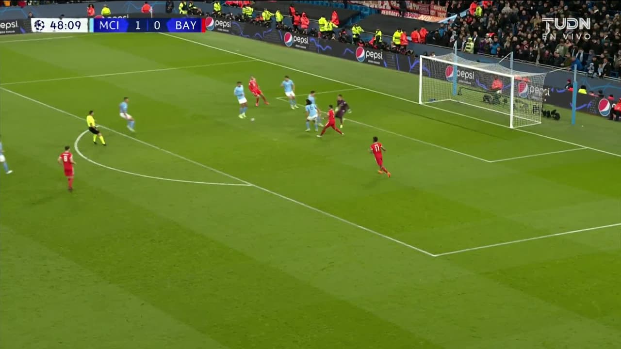 ¡TIRO ATAJADO! disparo por Leroy Sané.