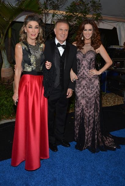 Pues si su papá, el 'Profe' Bracamontes, uno de los anfitriones del evento por ser talente de Univision Deportes, junto a ellos la señora Bracamontes, por supuesto.