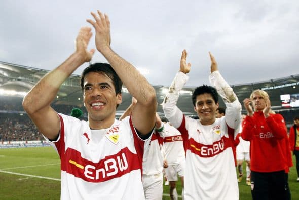 En el 2007 dos mexicanos del Stuttgart debutaron en la Champions League, se tratan de Pavel Pardo quien jugó una sola temporada el torneo continental.