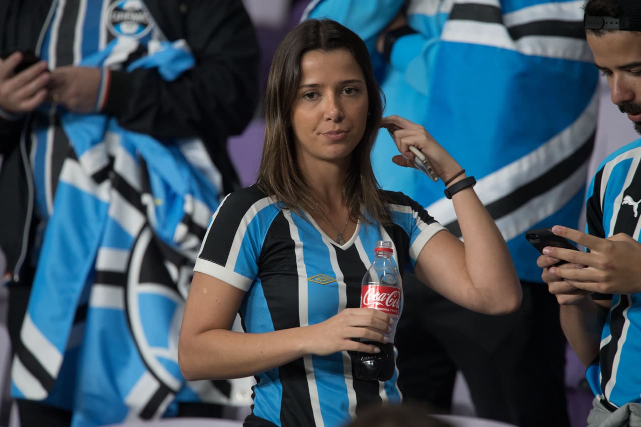 Las tribunas del estadio Hazza Bin Zayed de Al Ain mostró una mayor cantidad de aficionados brasileños.