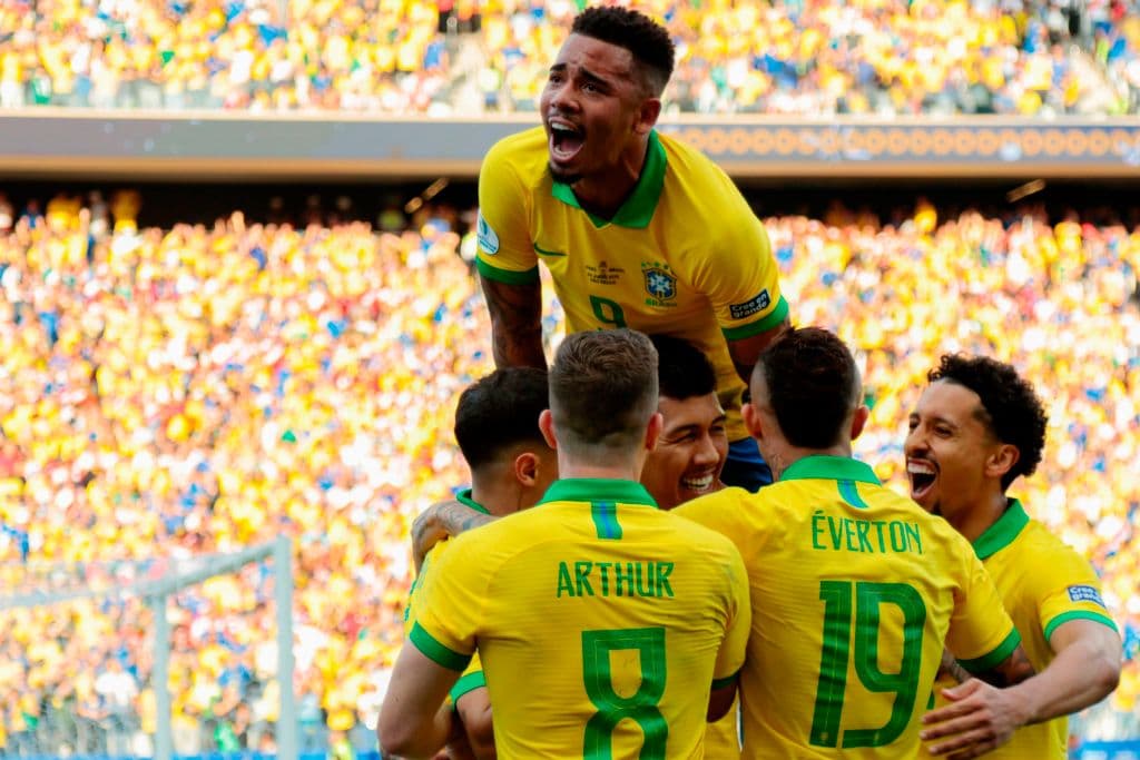 Firmino aumentó el marcador para Brasil al minuto 19 del partido, generando la celebración esperada para sus fanáticos.