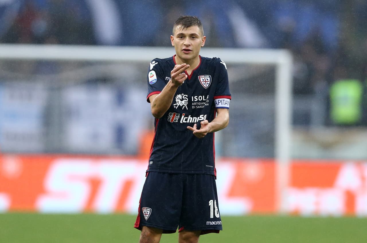 El mediocampista italiano Nicolo Barella podría salir del Cagliari para jugar en el Manchester United.