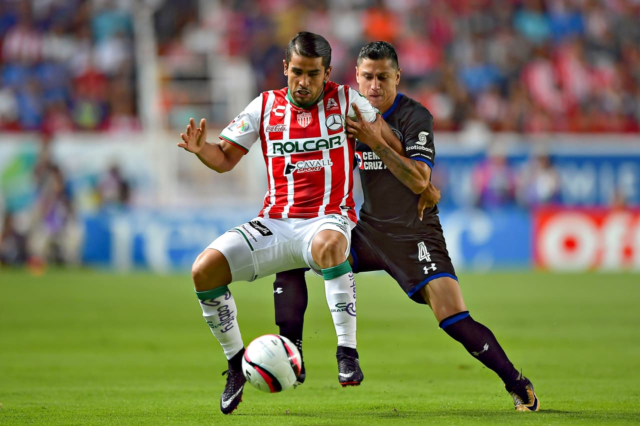 Desde los primeros minutos las jugadas de pelibro no se hicieron esperar. Fue un partido abierto en el que los porteros tuvieron gran desempeño.