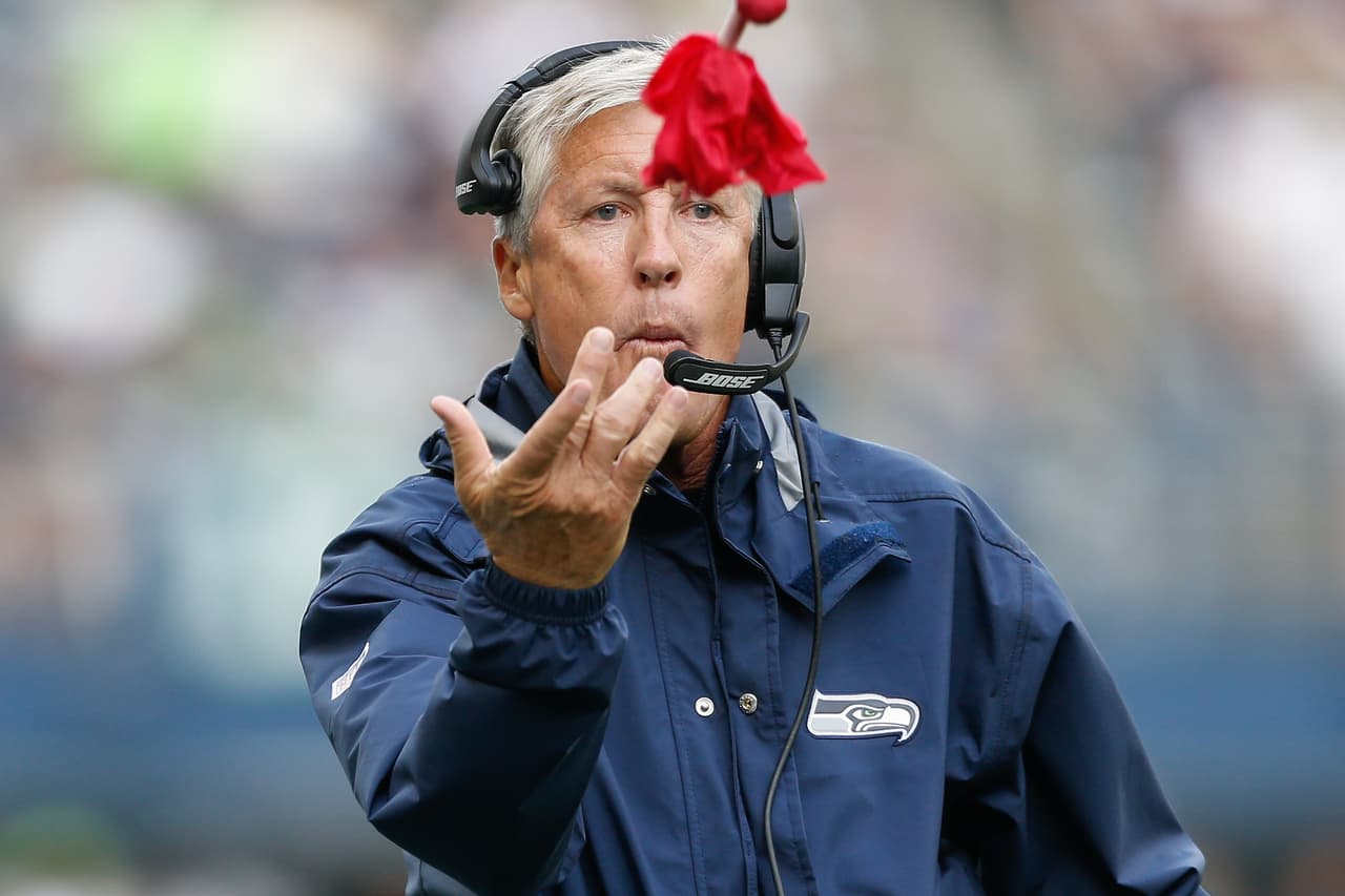 El head coach de Seattle, Pete Carroll, pidió una revisión de jugada.