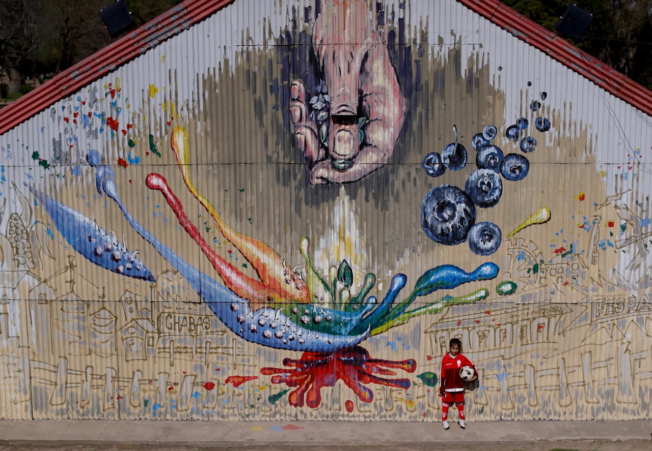 A los 3 años de edad, sus padres le regalaron su primer balón.