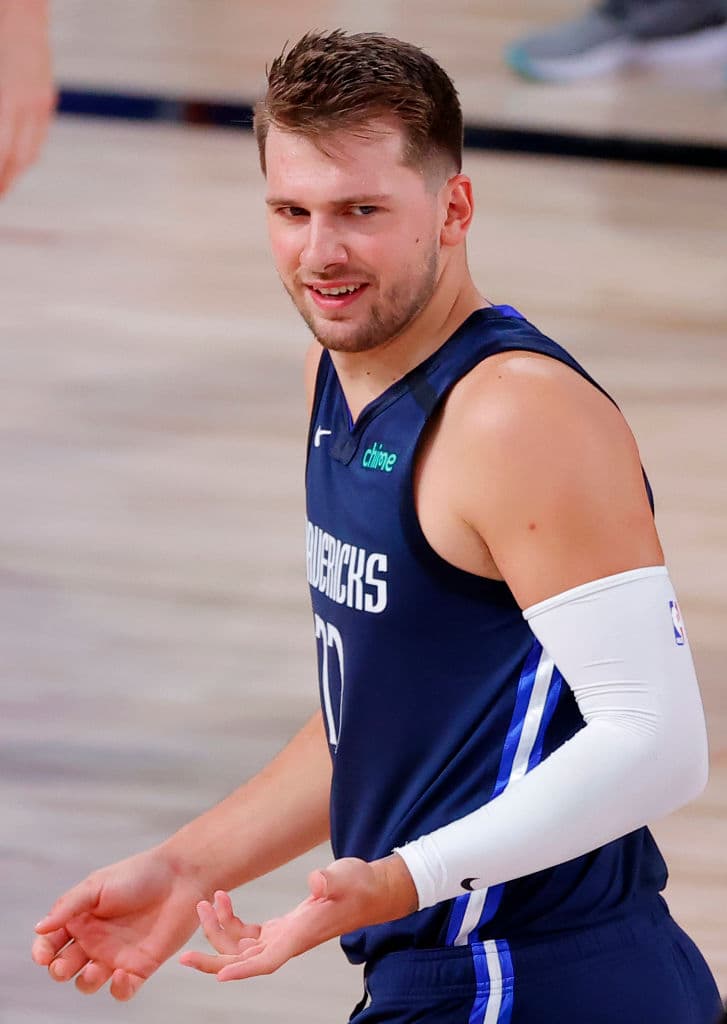 Tiene solo 21 años, pero ya ha formado parte del Primer Equipo de la NBA y está listo para ganar muchos más honores. En cada juego, estrena un nuevo movimiento. Es una locura.