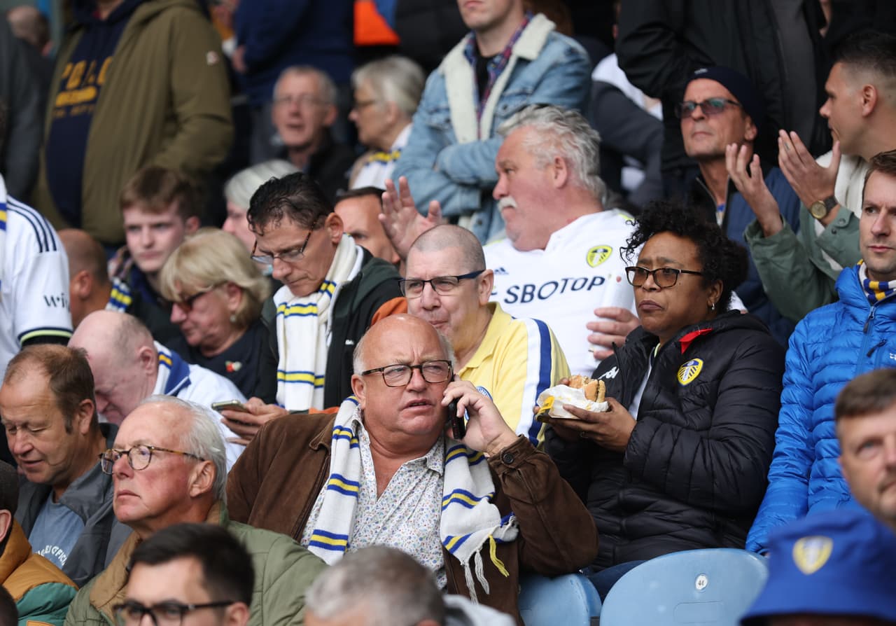 Momento de disfrutar un rico alimento mientras el medio tiempo acontece.