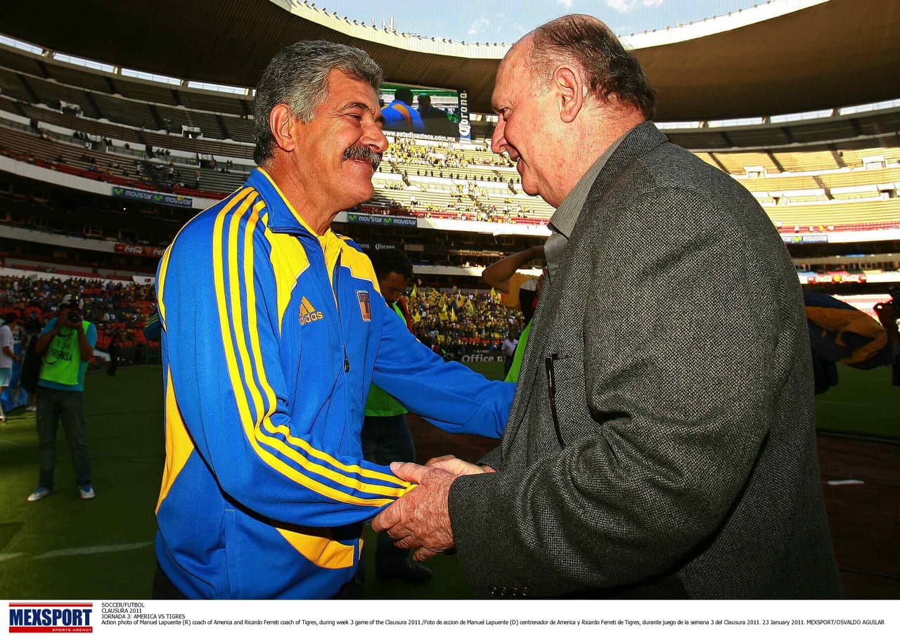 Manuel Lapuente, uno de los mejores entrenadores del futbol mexicano, logró títulos de liga y como seleccionador de México, consiguiendo el trofeo más importante a nivel selecciones: la Copa Confederaciones de 1999. En Liga MX, Manolo Lapuente hizo campeón al Necaxa, Puebla y América.