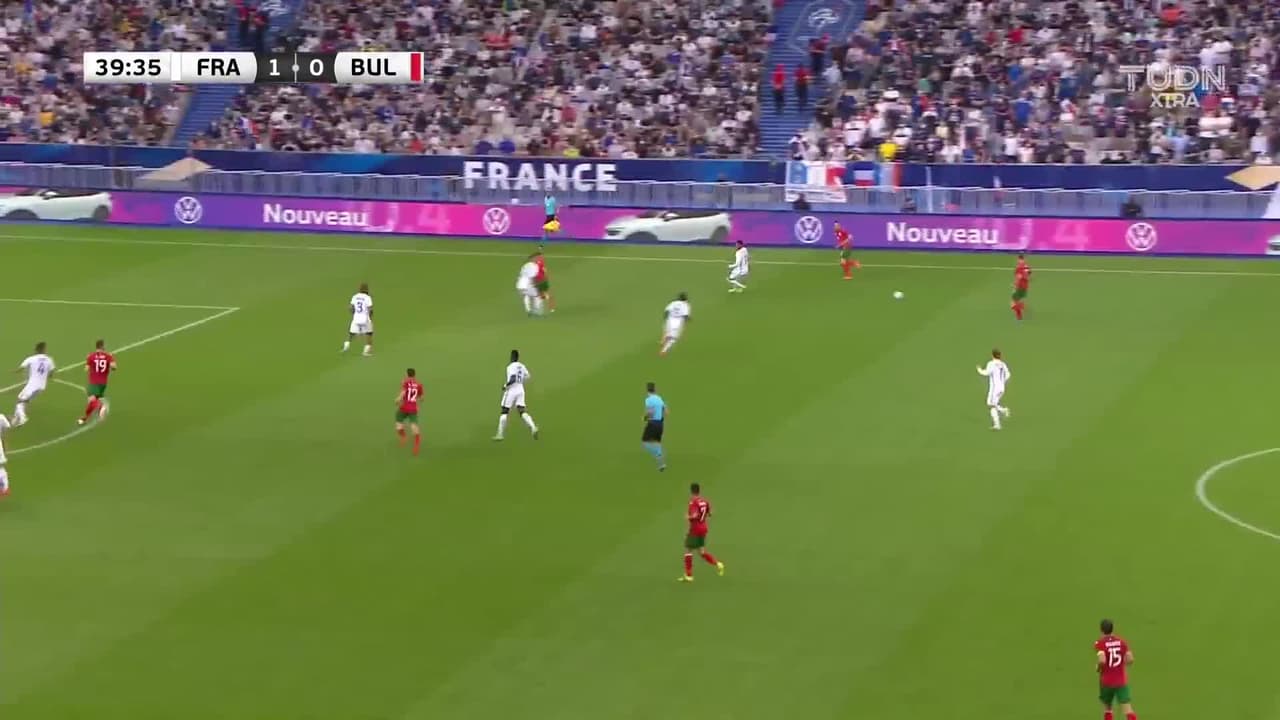 ¡TIRO ATAJADO! disparo por Antoine Griezmann.