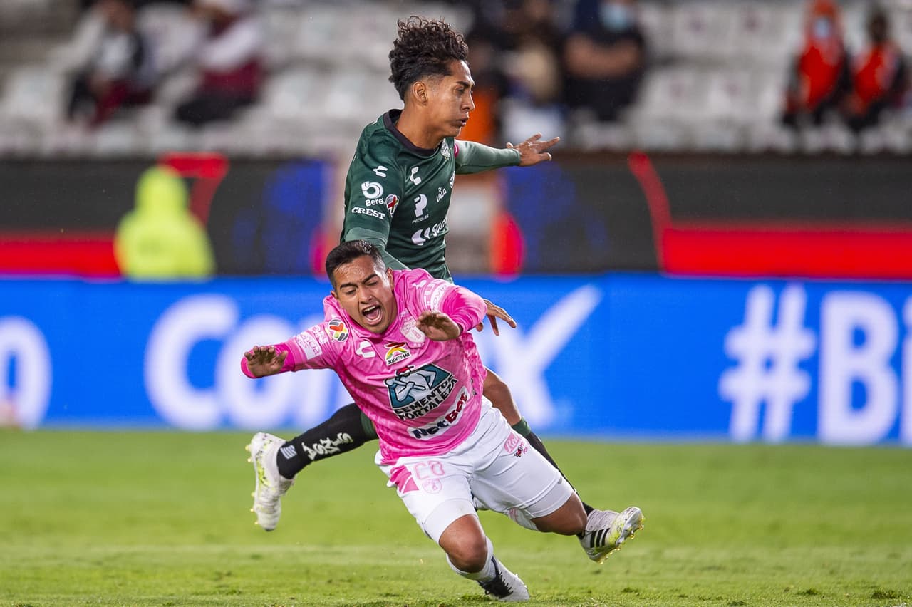 Manuel Lajud impidió que el buen juego de Pachuca en el primer tiempo se tradujera en goles. Los Tuzos lucieron mejor, pero no obtuvieron recompensa.