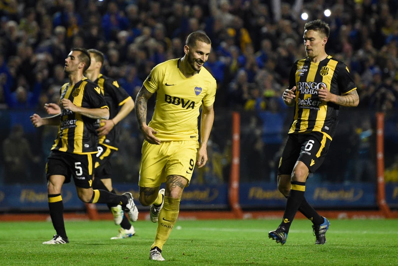 Darío Benedetto salió campeón con Boca Juniors y también fue convocado por Sampaoli. Alario debe pegar el salto a Europa si quiere luchar por un cupo.