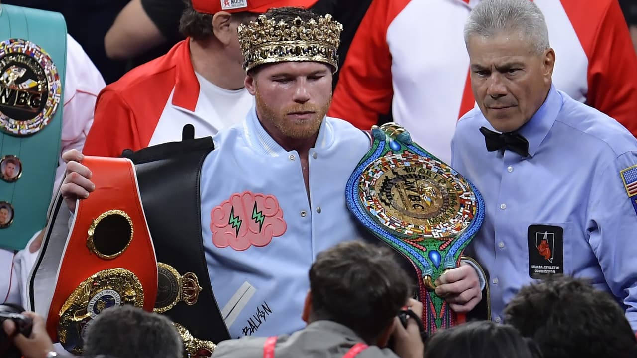 'Canelo' Álvarez domina a Golovkin en la trilogía y defiende sus títulos con éxito