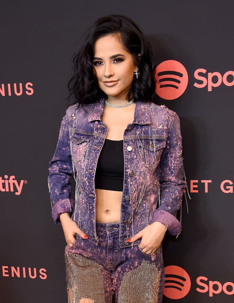 Esta es una colaboración que comparte con la cantante mexicana-estadounidense Becky G.